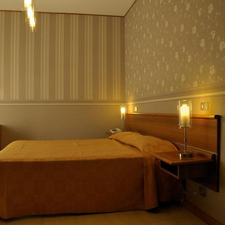 Hotel Residence Ulivi E Palme Кальяри Экстерьер фото