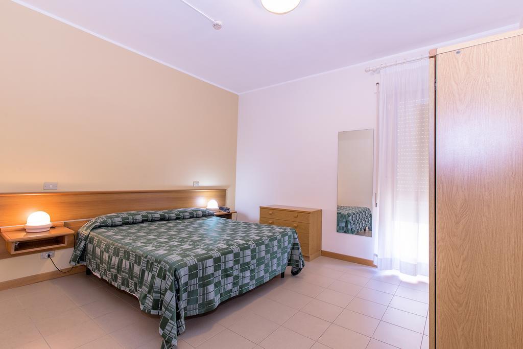 Hotel Residence Ulivi E Palme Кальяри Экстерьер фото