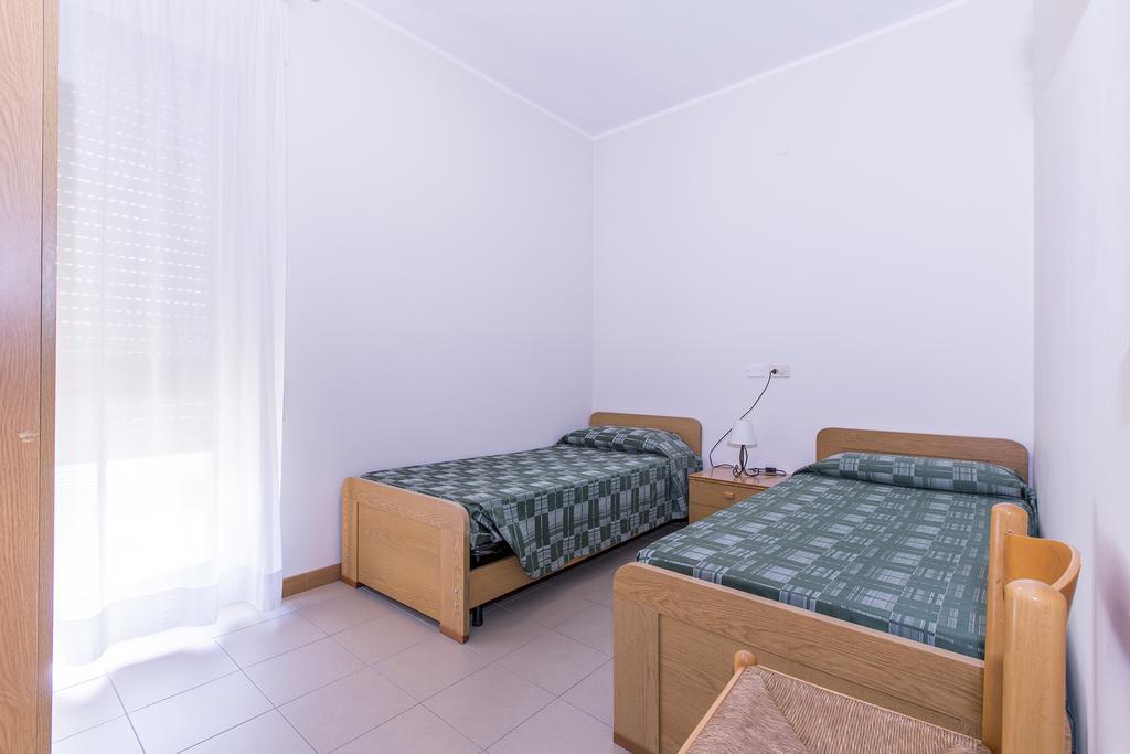 Hotel Residence Ulivi E Palme Кальяри Экстерьер фото