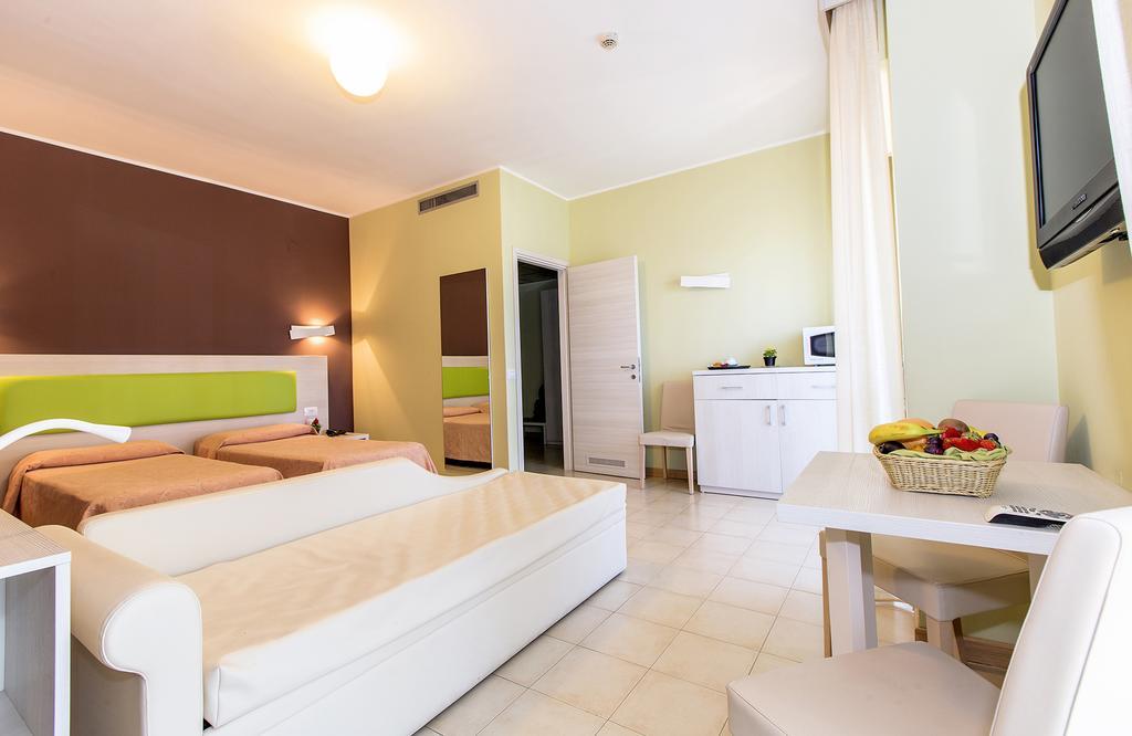 Hotel Residence Ulivi E Palme Кальяри Экстерьер фото