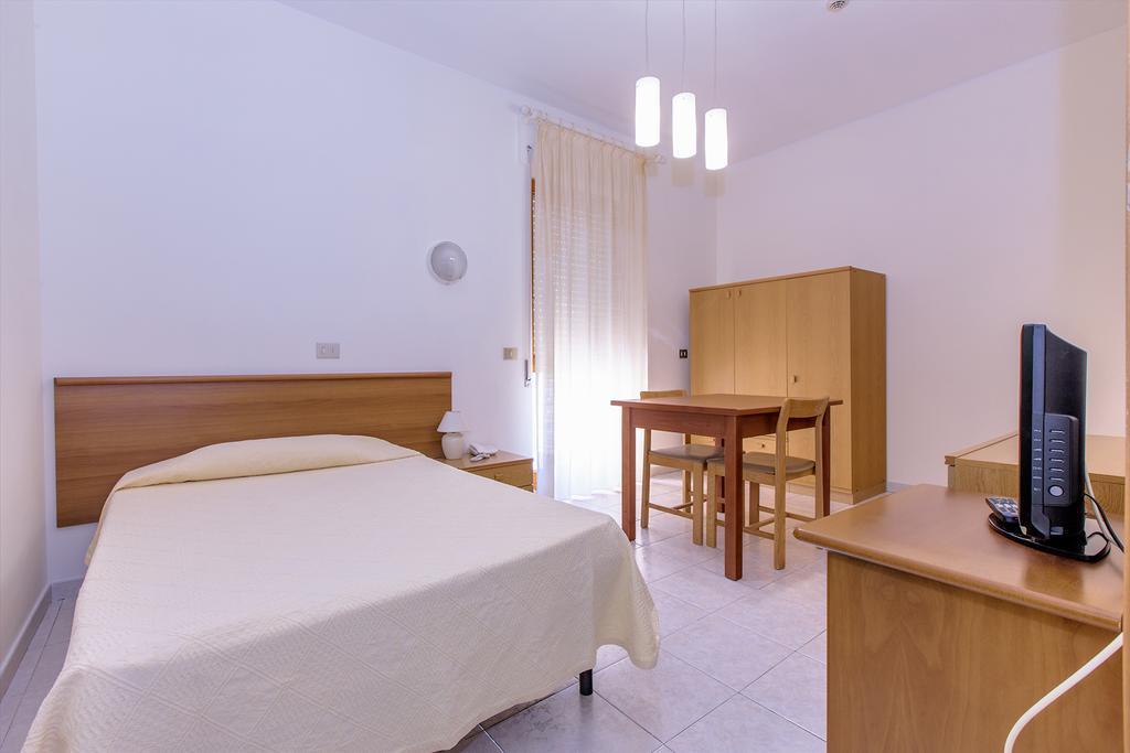 Hotel Residence Ulivi E Palme Кальяри Экстерьер фото