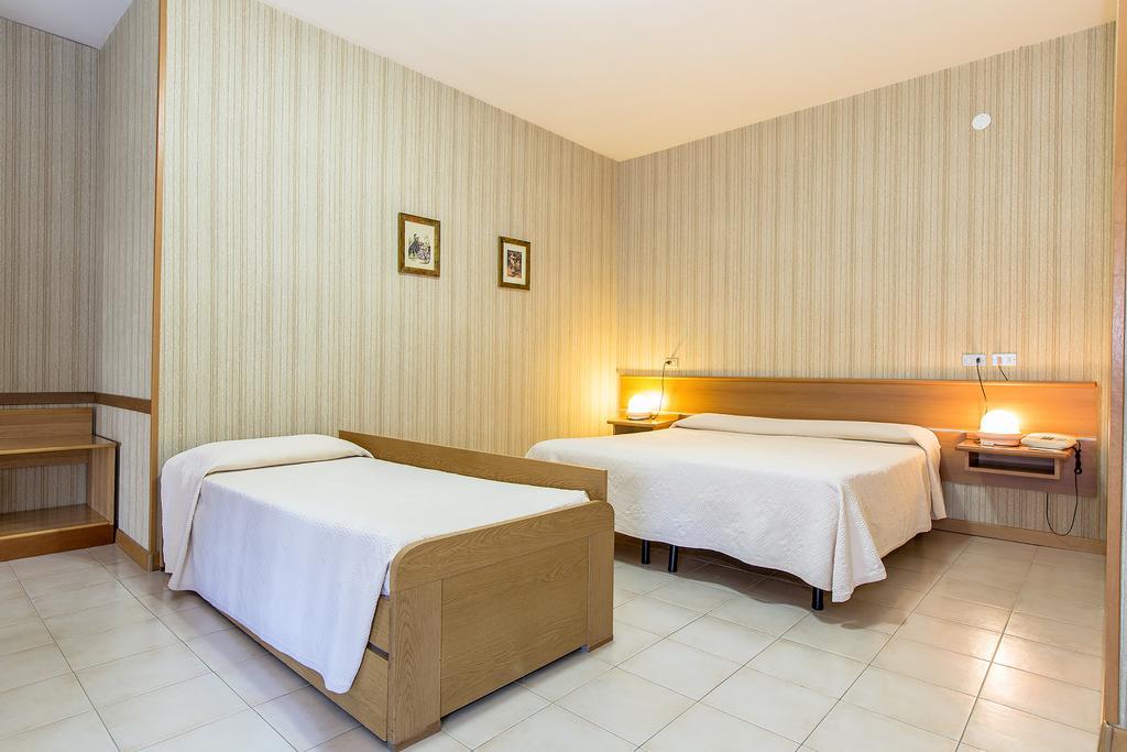 Hotel Residence Ulivi E Palme Кальяри Экстерьер фото