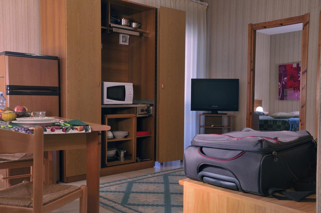 Hotel Residence Ulivi E Palme Кальяри Номер фото