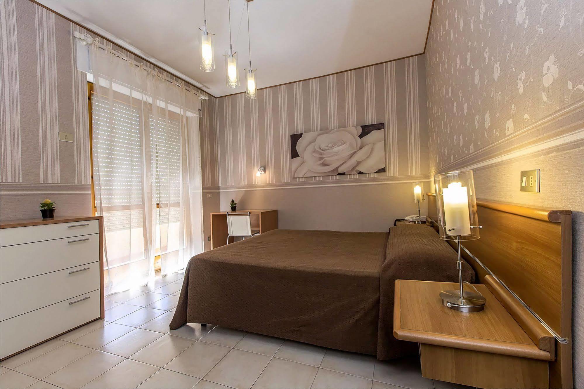 Hotel Residence Ulivi E Palme Кальяри Экстерьер фото